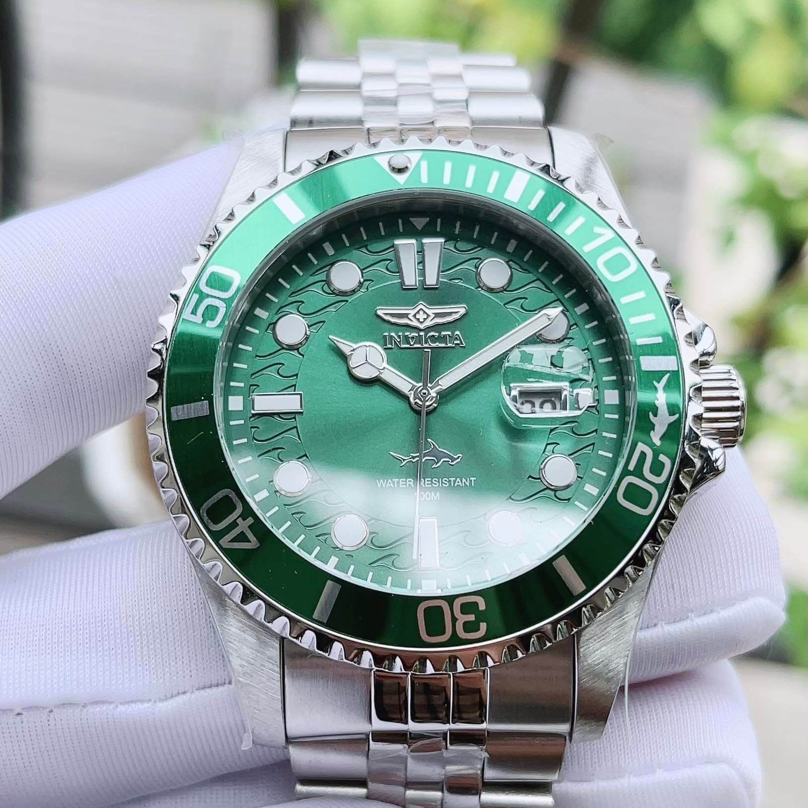 Invicta 30611 ACAuthentic