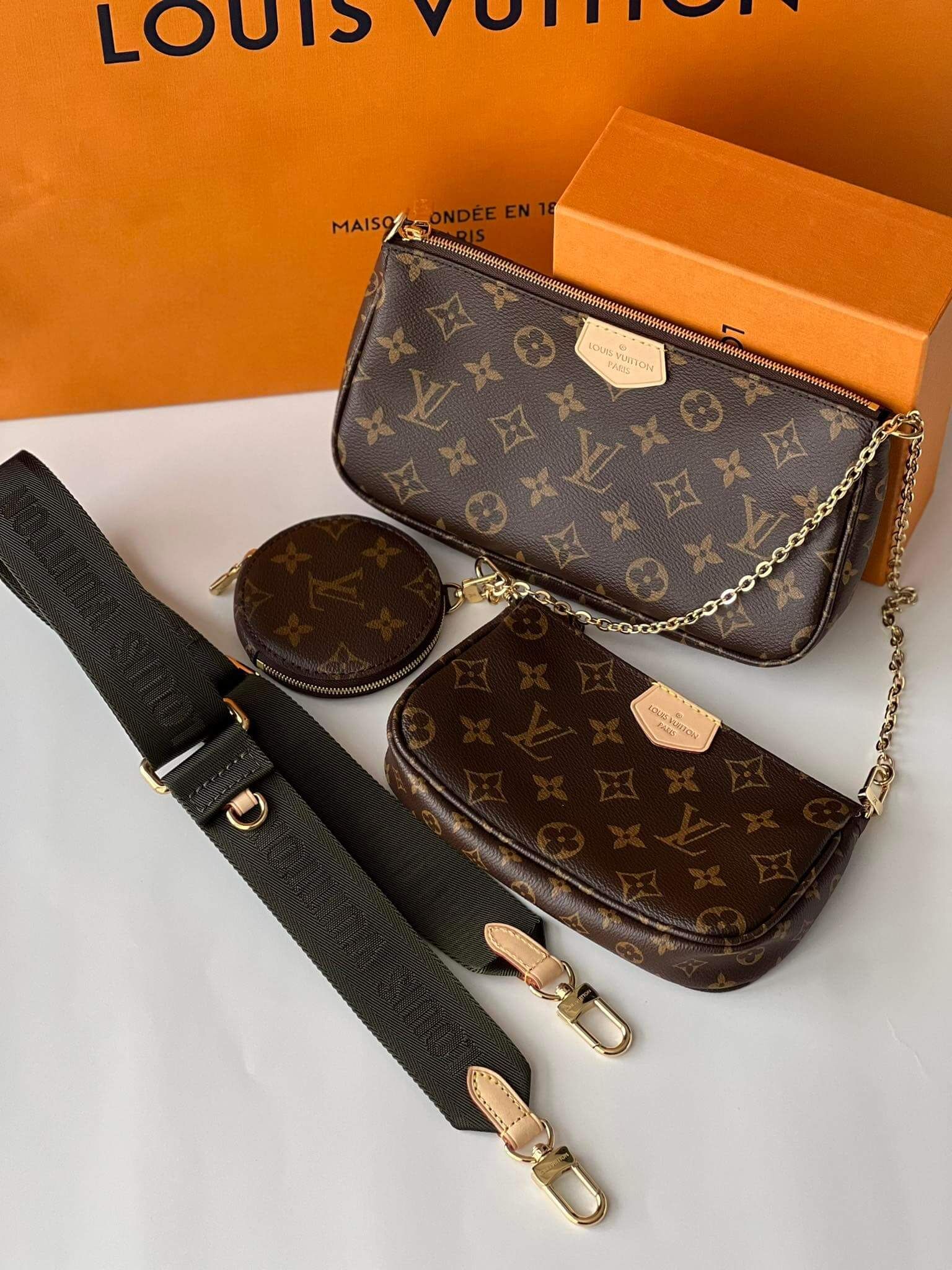 Louis Vuitton M44813 – ACAuthentic