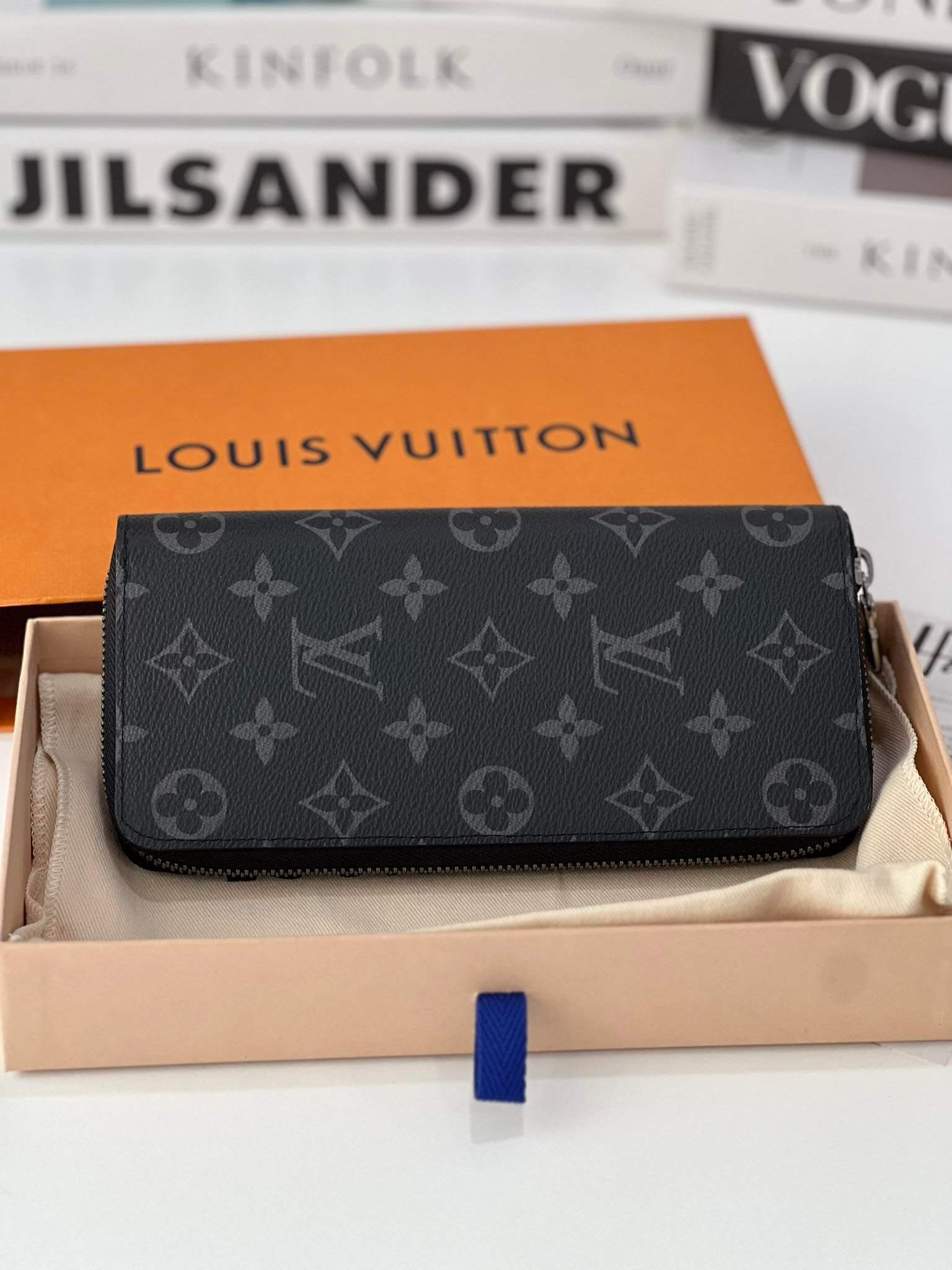 Louis Vuitton M62295