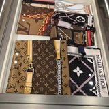 Khăn Louis Vuitton Monogram Confidential Square 90 M78666