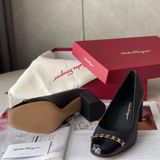 Salvatore Ferragamo 0704010 7.5D