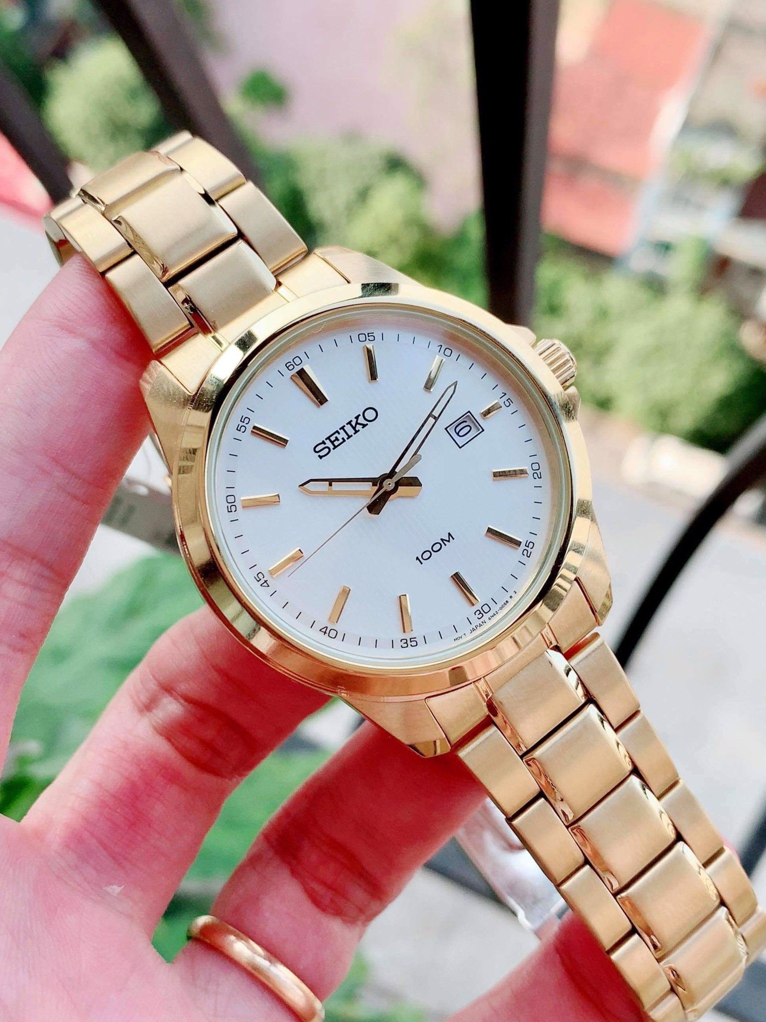 Đồng hồ Seiko Neo Classic Gold Metal Quartz SUR158 – ACAuthentic