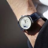 Đồng hồ HERMES ARCEAU PETITE LUNE SPRINKLING OF DIAMONDS AND SAPPHIRES W049630WW00