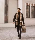 Khăn Burberry sọc unisex