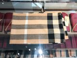 Khăn Burberry sọc unisex