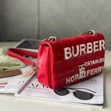 Túi xách Burberry small Lola logo print bag  - red