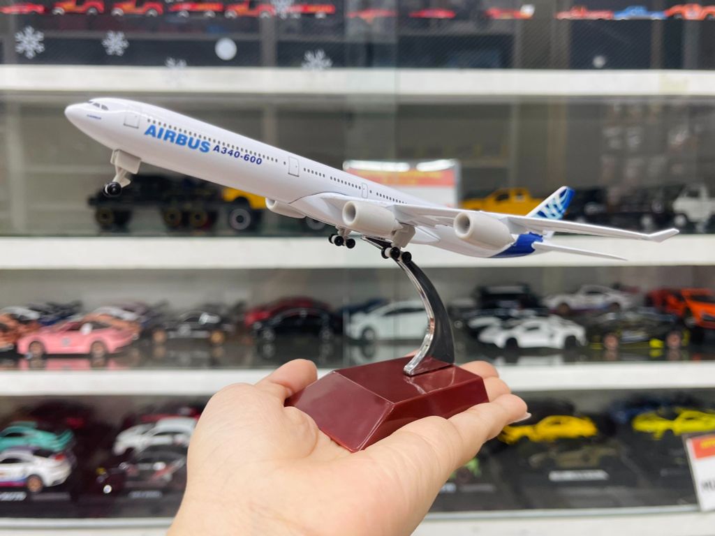 Mô hình máy bay USA Airbus A340 kích thước 20cm MB20084