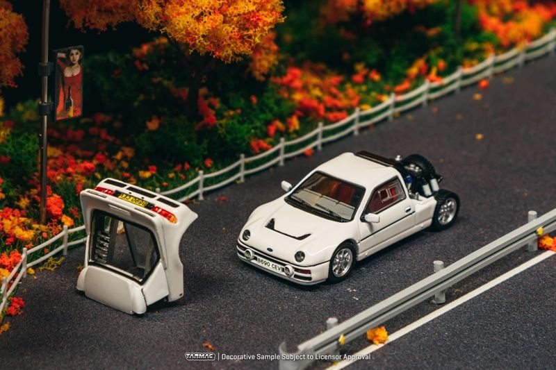 Mô hình xe Ford RS200 - White tháo được nắp máy sau tỉ lệ 1:64 Tarmac works T64P-001-WH 