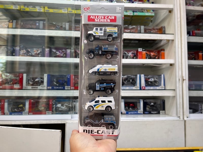  Vỉ xe mô hình đồ chơi tỉ lệ 1:64 OT472 