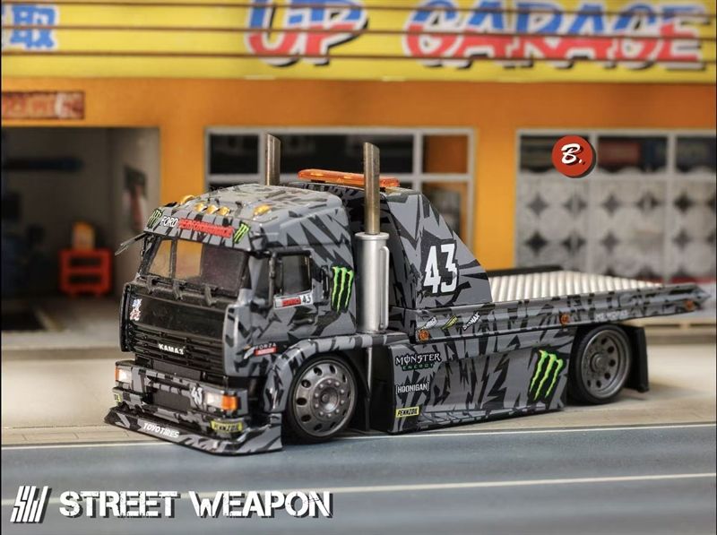  Mô hình xe KAMAZ Tow Hoonitruck Monster 500 PCS tỉ lệ 1:64 Street Weapon OT64217 