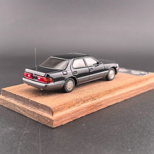  Mô hình xe Lexus LS400 tỉ lệ 1:64 Fine Works64 