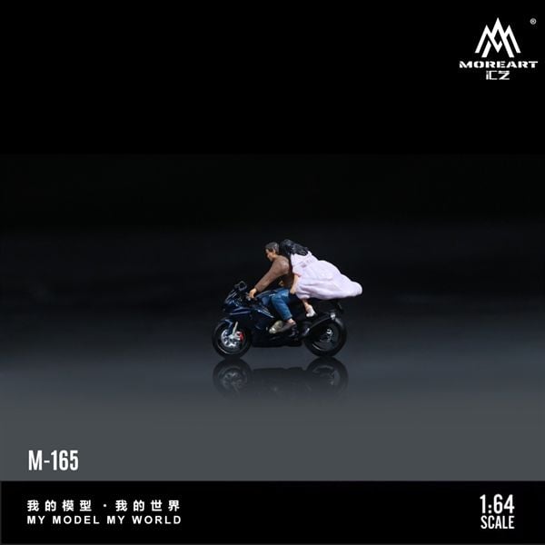  Mô hình nhân vật và xe Suzuki Dark Blue Motorcycle Couple Suit tỉ lệ 1:64 MO222165 