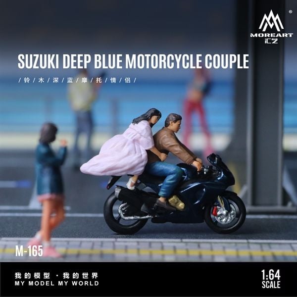  Mô hình nhân vật và xe Suzuki Dark Blue Motorcycle Couple Suit tỉ lệ 1:64 MO222165 