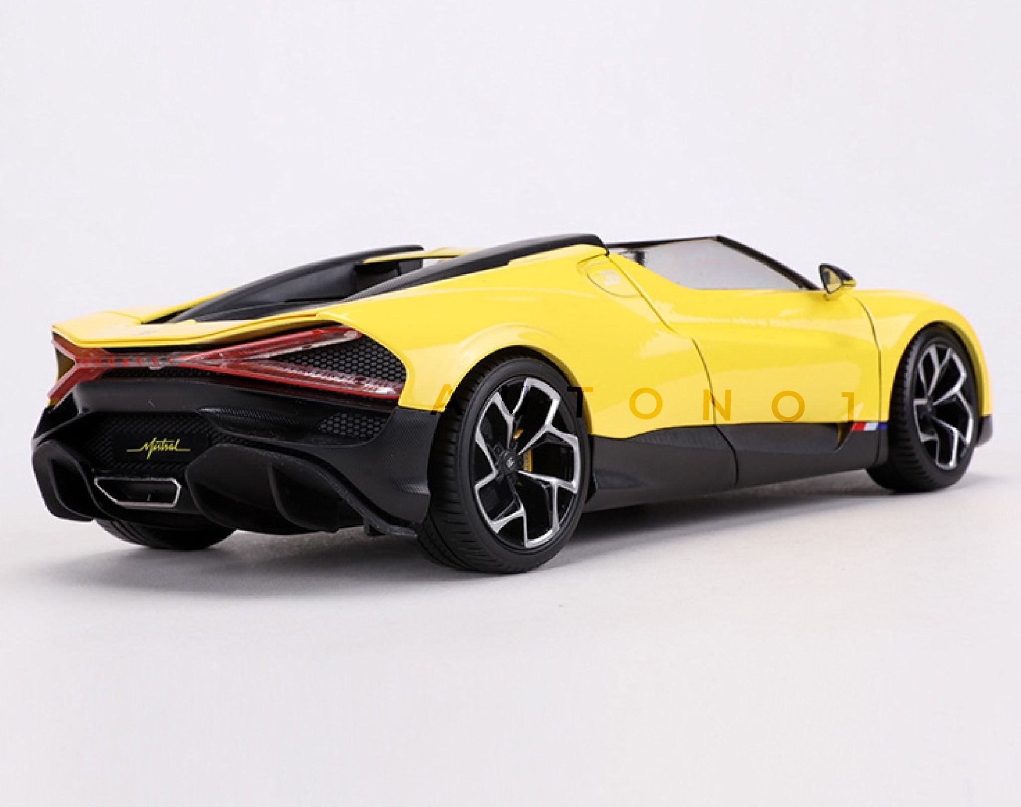  Mô hình xe Bugatti Mistral Yellow open top full open - đánh lái được tỉ lệ 1:18 Bburago18-11051 OT18008 