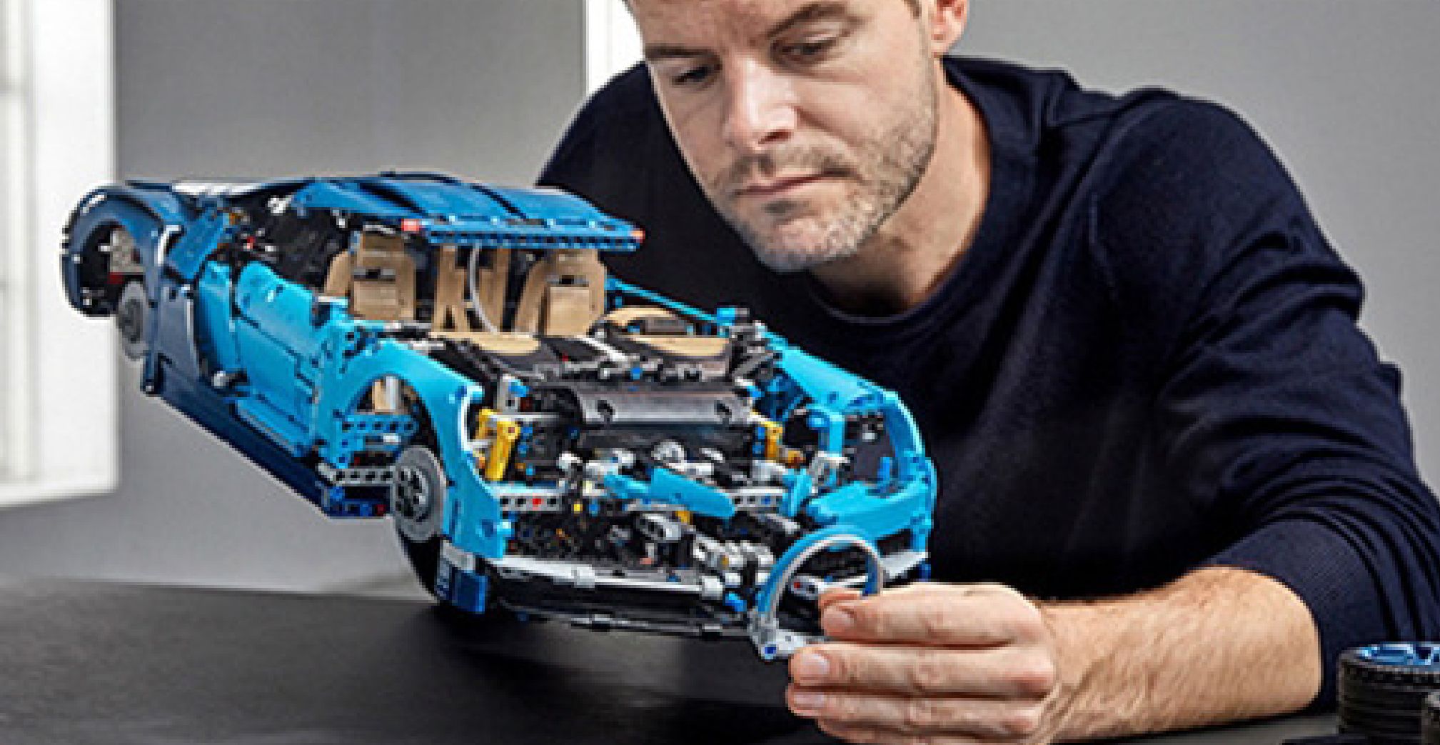  Mô hình xe ô tô lắp ghép Bugatti Chiron 4031 pcs tỉ lệ 1:5 LG015 