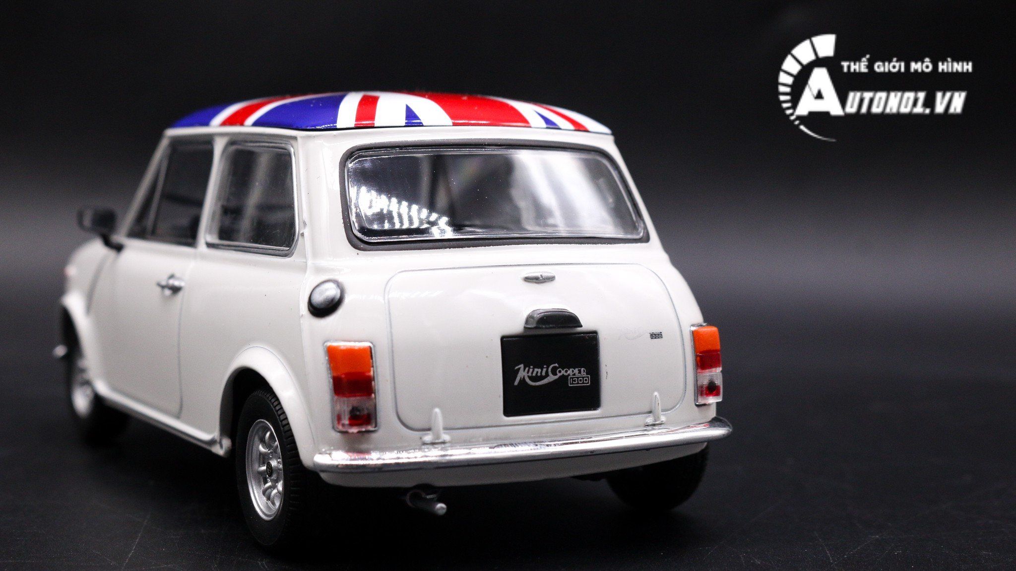  Mô hình xe Mini Cooper 1300 1:24 Welly 1191 