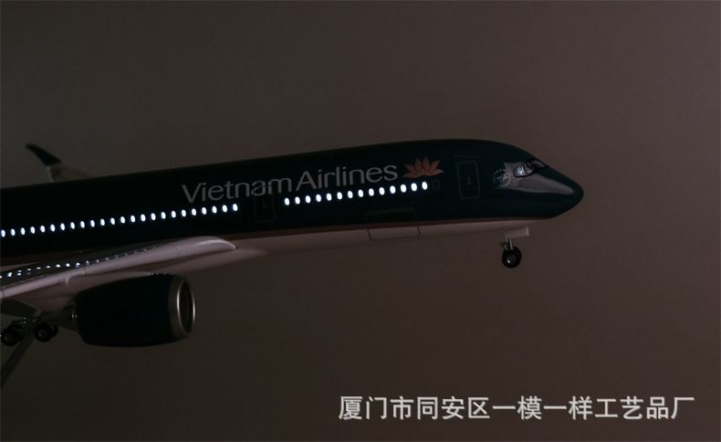  Mô hình máy bay Vietnam Airlines VN-A886 Airbus A350-900 47cm 1:140 có đèn led tự động theo tiếng vỗ tay hoặc chạm MB47010 