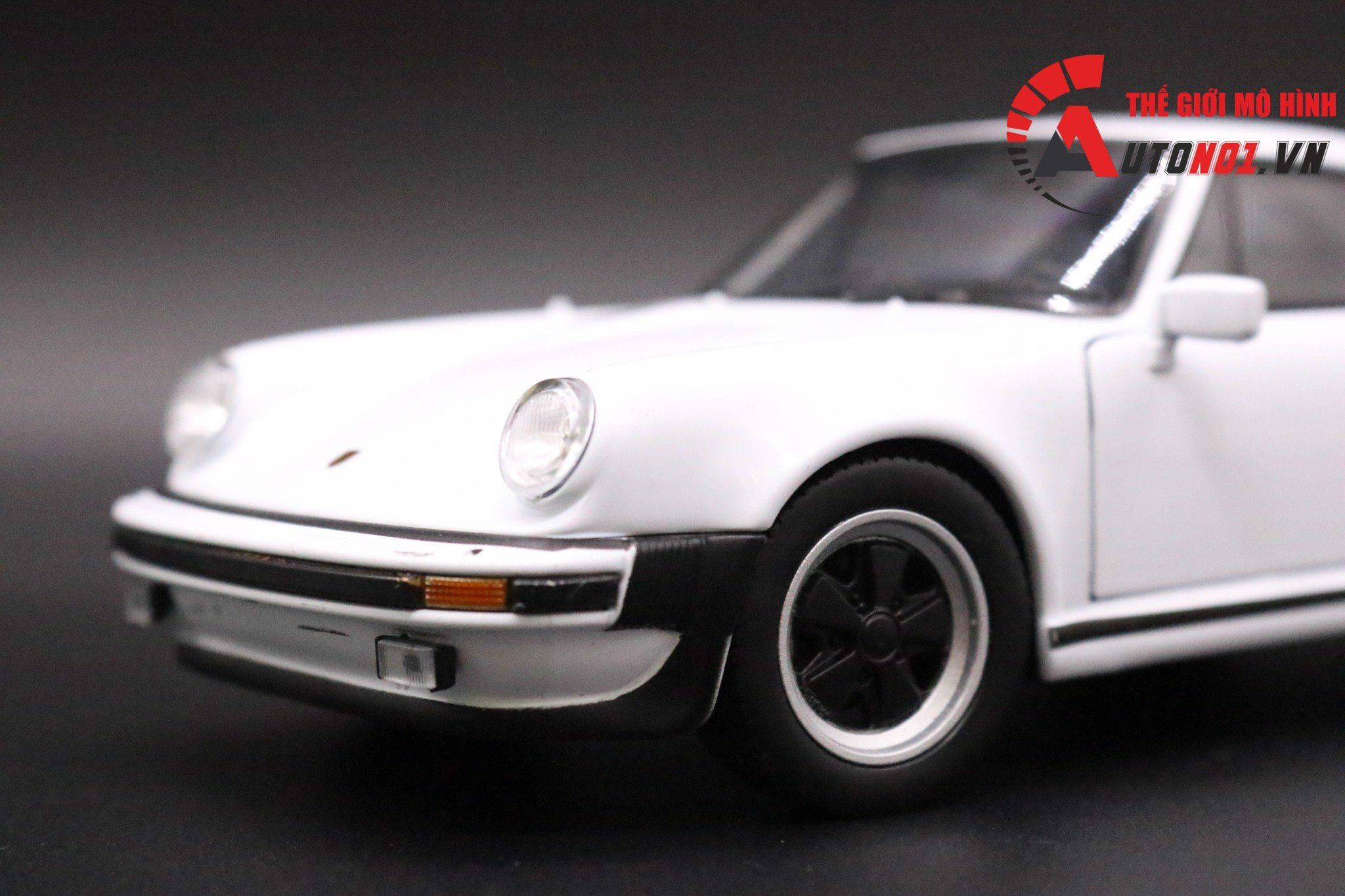  Mô hình xe Porsche 911 Turbo tỉ lệ 1:24 Welly OT043 