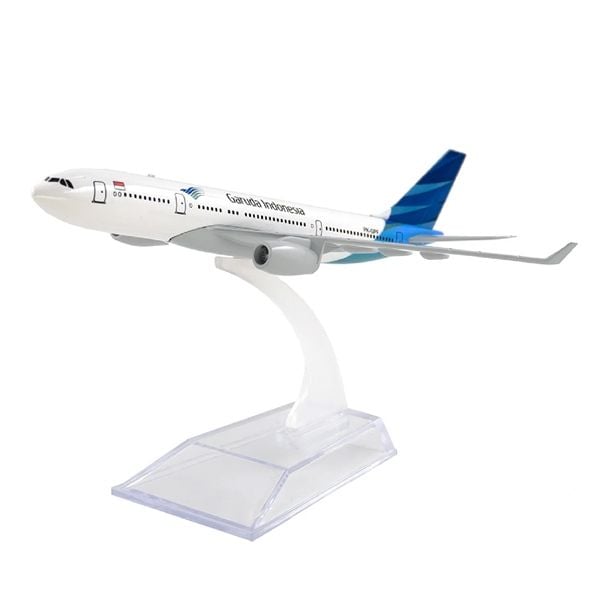  Mô hình máy bay Garuda Indonesia Airbus A330 có đế 16cm MB16205 