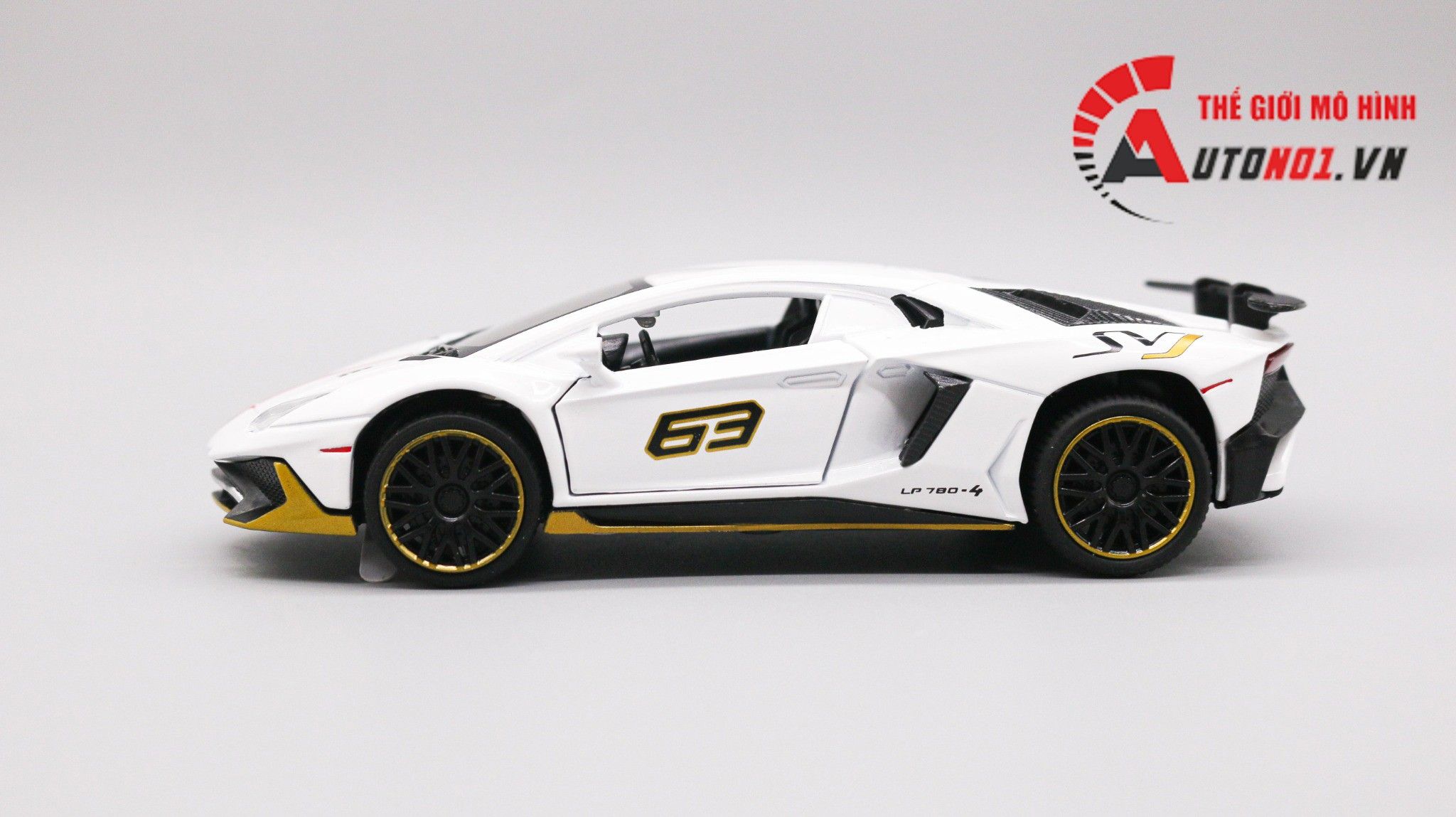  Mô hình xe Lamborghini Aventador LP780-4 SVJ tỉ lệ 1:32 Miniauto OT307 