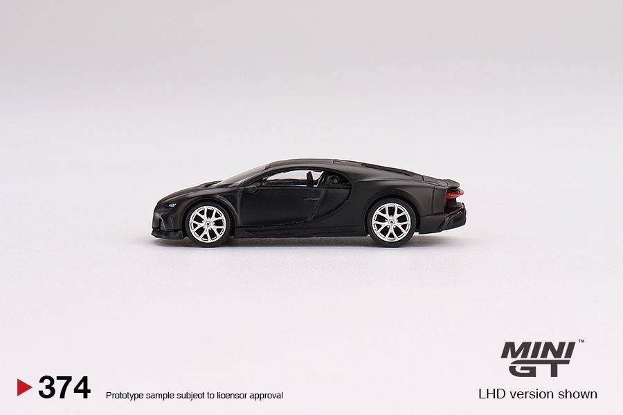  Mô hình xe Bugatti Chiron Super Sport 300+ Matte Black LHD 1:64 MiniGT 