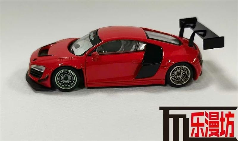  Mô hình xe Audi R8 LMS ULTRA tỉ lệ 1:64 LMF OT64129 