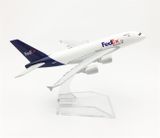  Mô hình máy bay vận chuyển 16cm FedEx Express Airbus A380 16cm MB16100 