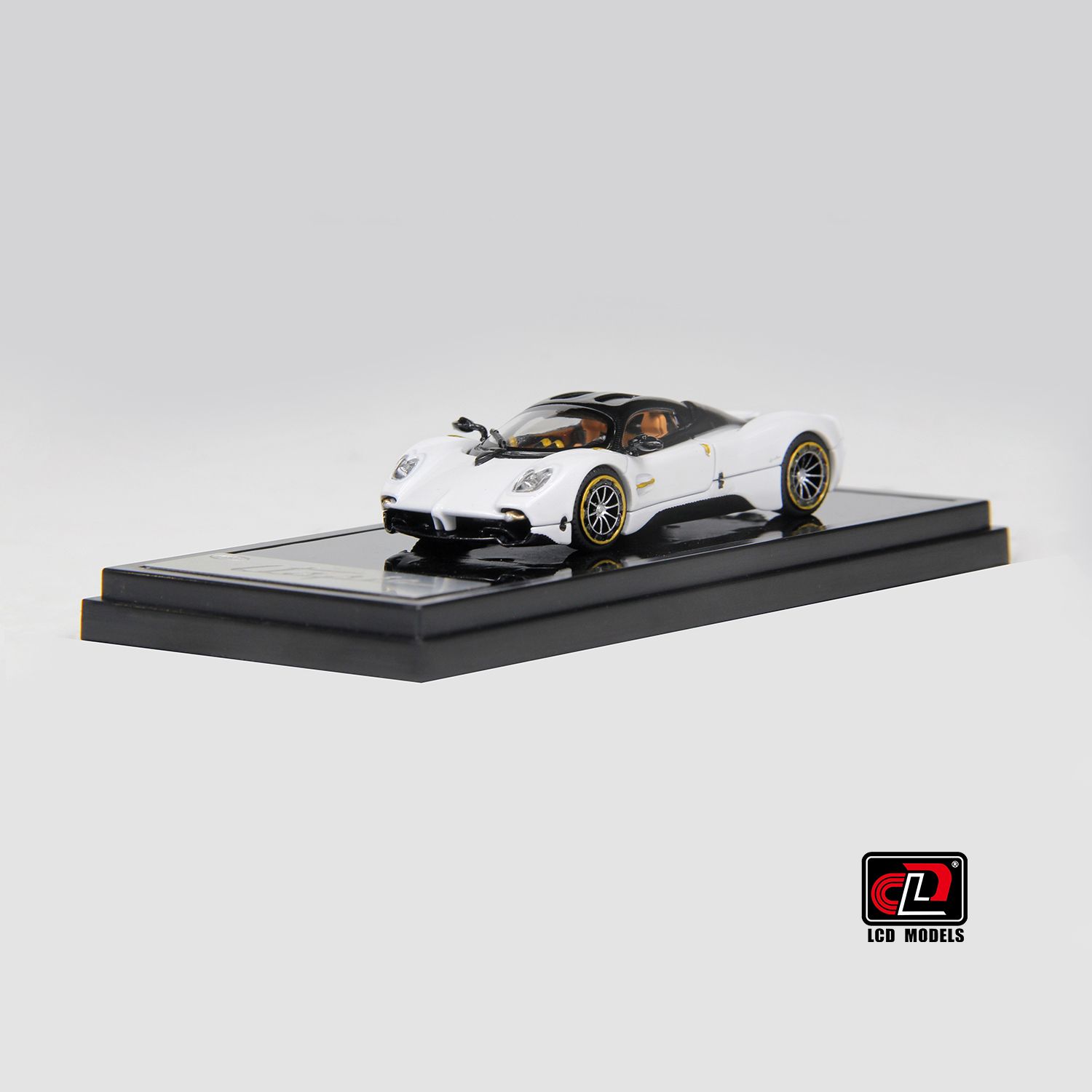 Mô hình xe Pagani Utopia Coupe tỉ lệ 1:64 LCD Models LCD64039 