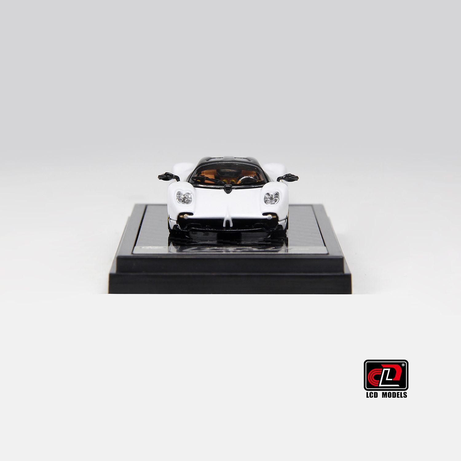  Mô hình xe Pagani Utopia Coupe tỉ lệ 1:64 LCD Models LCD64039 