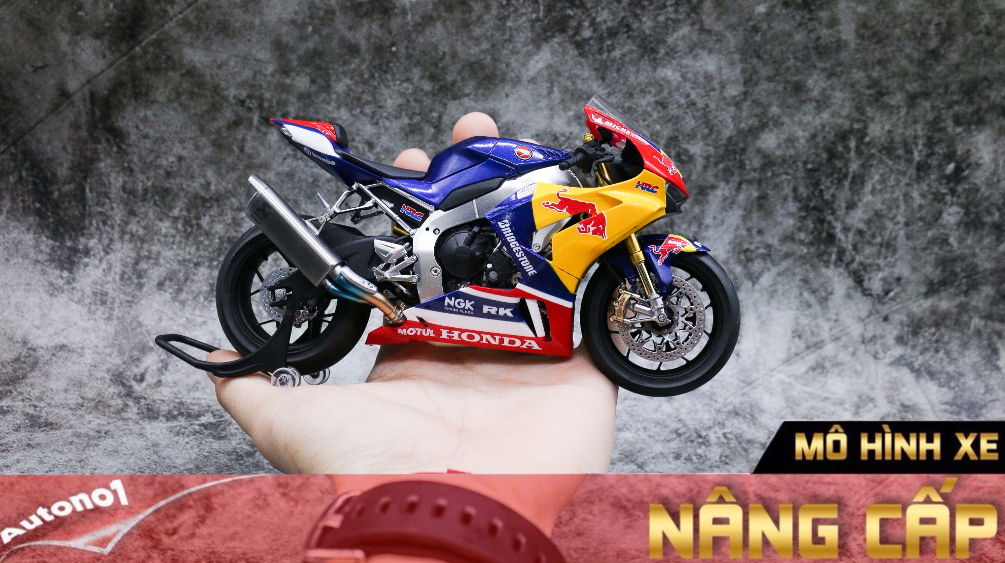  Mô hình xe cao cấpCbr 1000rr Fireblade Sp Redbull Version 1:12 Tamiya D173 