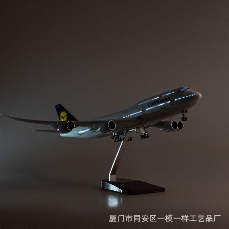  Mô hình máy bay Deutsche Lufthansa Boeing B747-8 Germany - Đức 47cm 1:160 có đèn led tự động theo tiếng vỗ tay hoặc chạm MB47011 