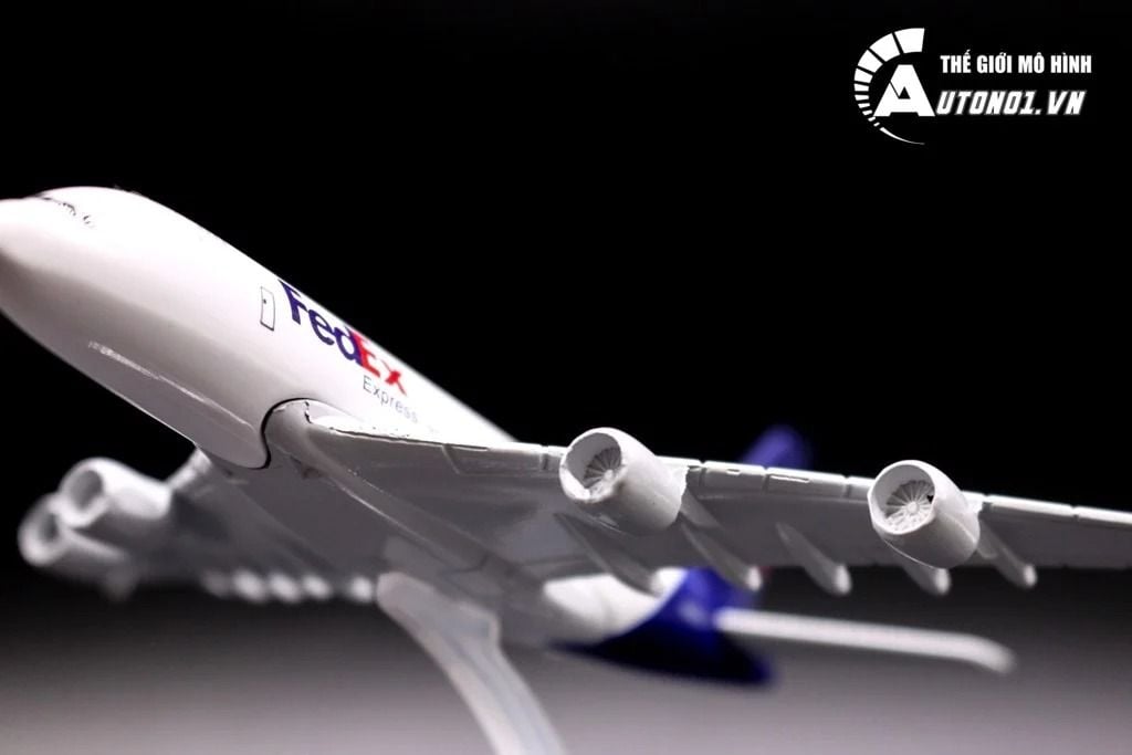  Mô hình máy bay vận chuyển 16cm FedEx Express Airbus A380 16cm MB16100 