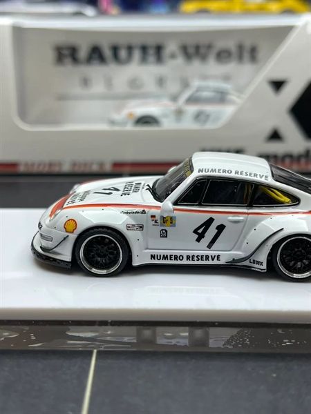  Mô hình xe Porsche RWB993 - White #41 Livery tỉ lệ 1:64 XKE Model OT64458 