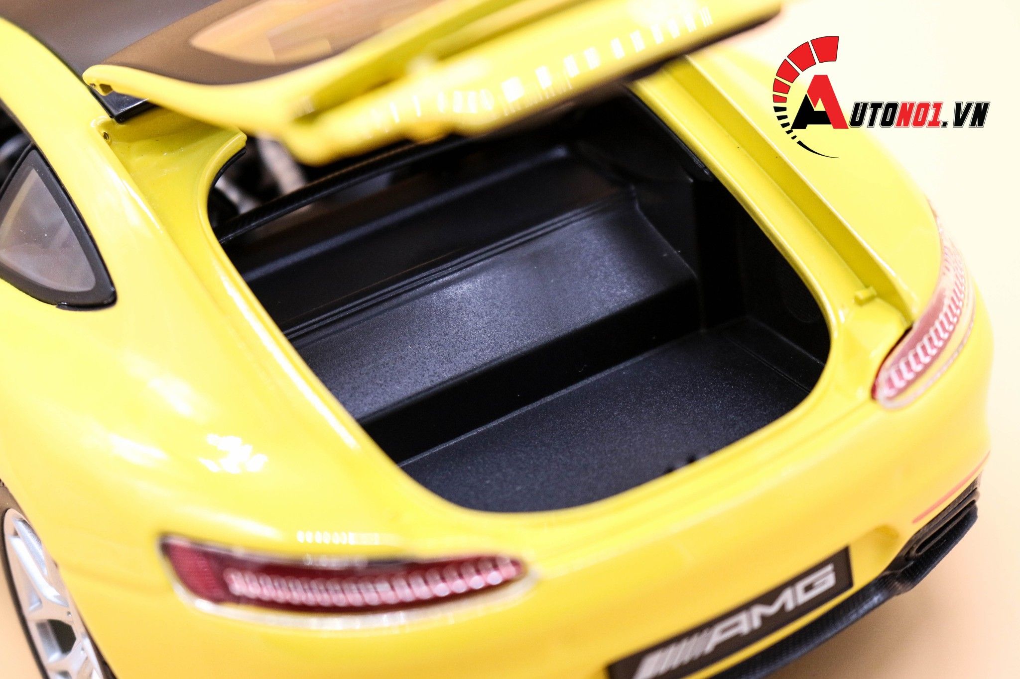  XE MÔ HÌNH MERCEDES AMG GT YELLOW 1:18 MAISTO 1780 