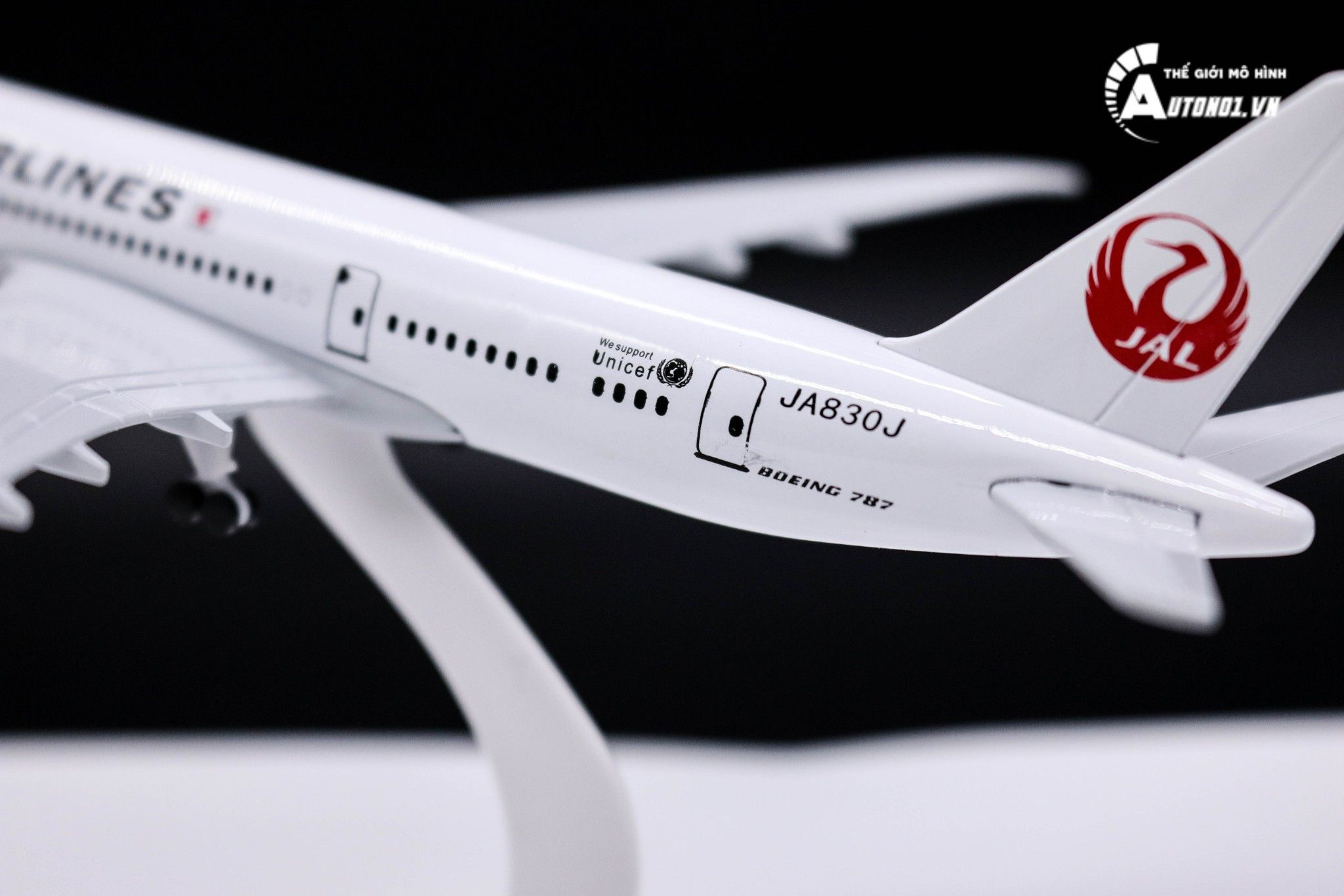  Mô hình máy bay Japan Airlines Boeing B787 20cm Everfly MB20033 