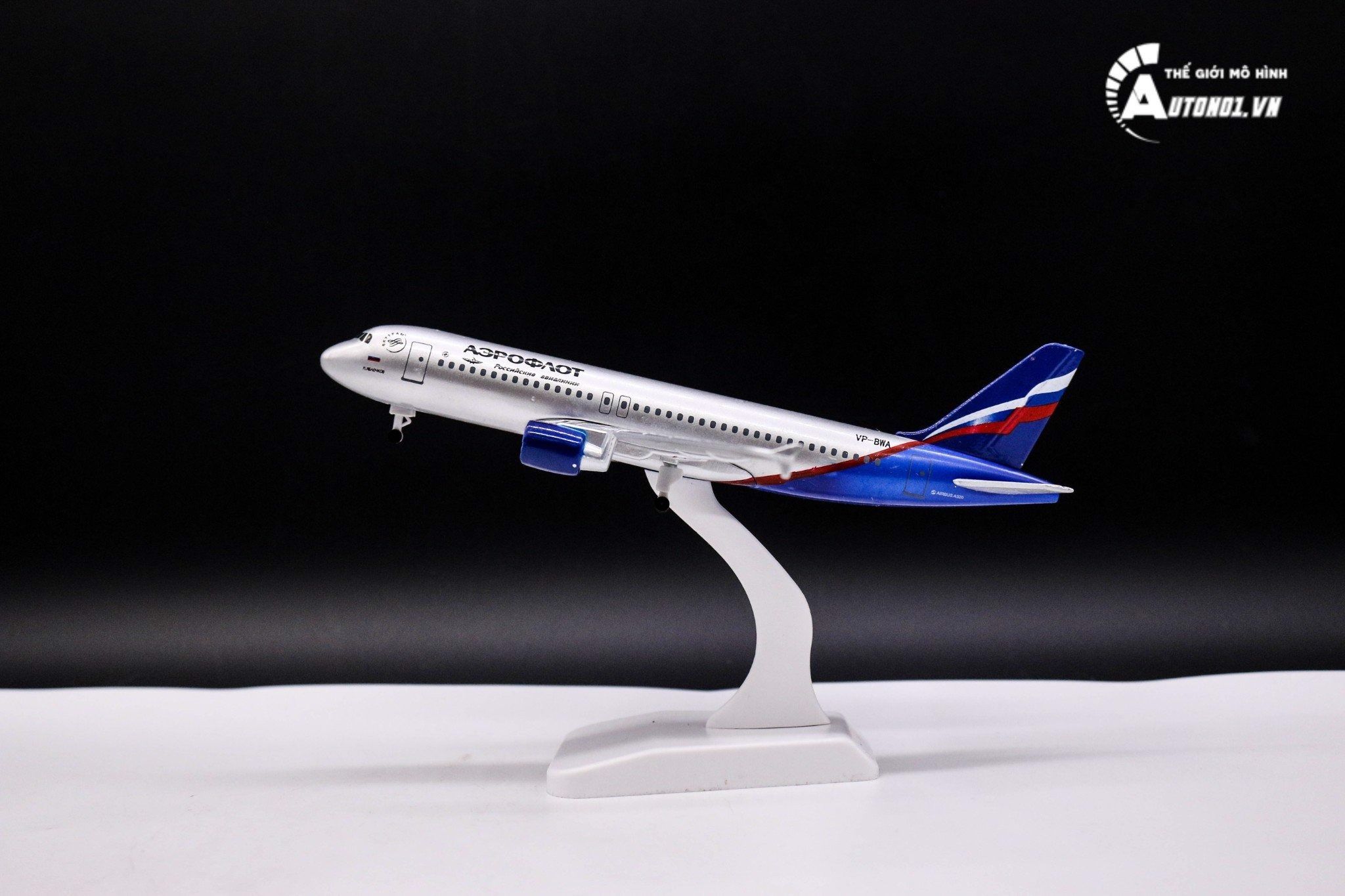  Mô hình máy bay Nga Russia Aeroflot Airbus A320 có bánh xe 20cm MB20062 