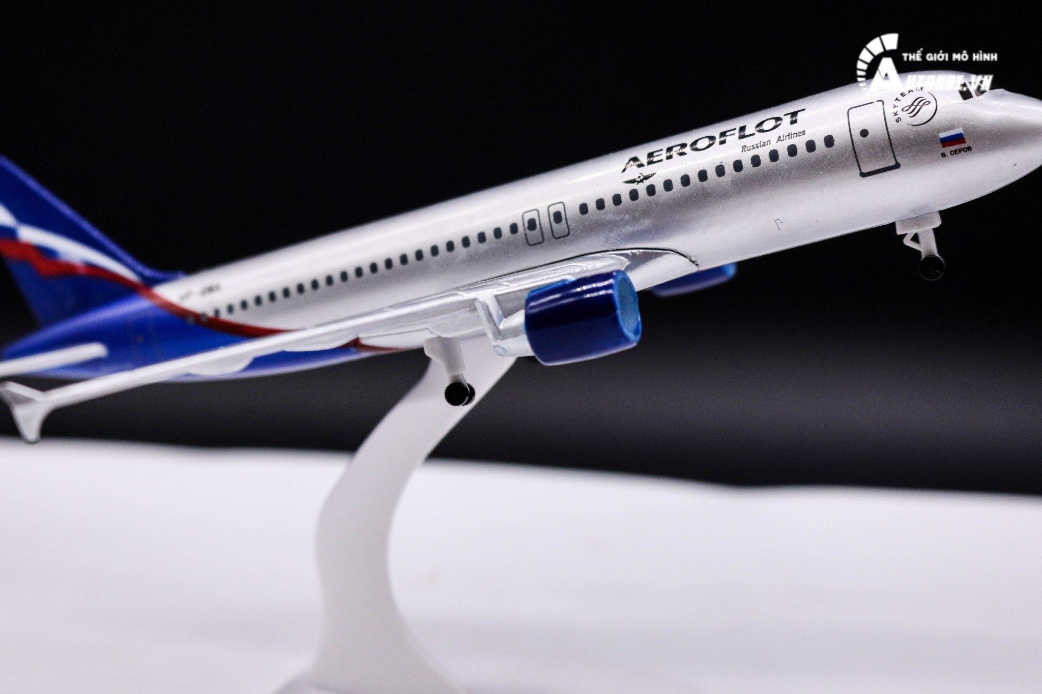  Mô hình máy bay Nga Russia Aeroflot Airbus A320 có bánh xe 20cm MB20062 