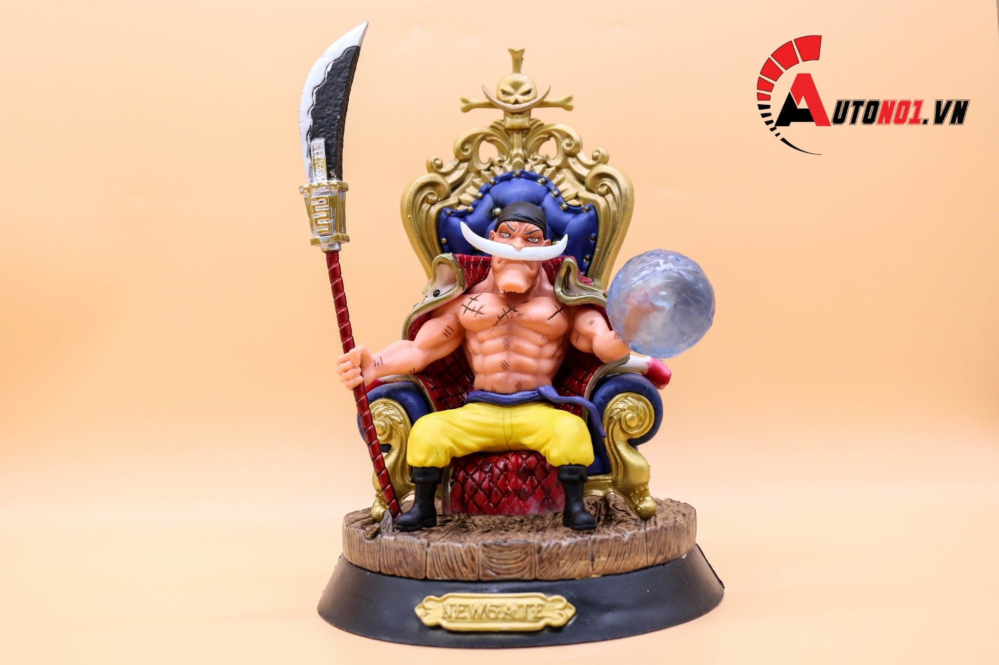  Mô hình nhân vật One Piece tứ hoàng râu trắng 24cm FG135 