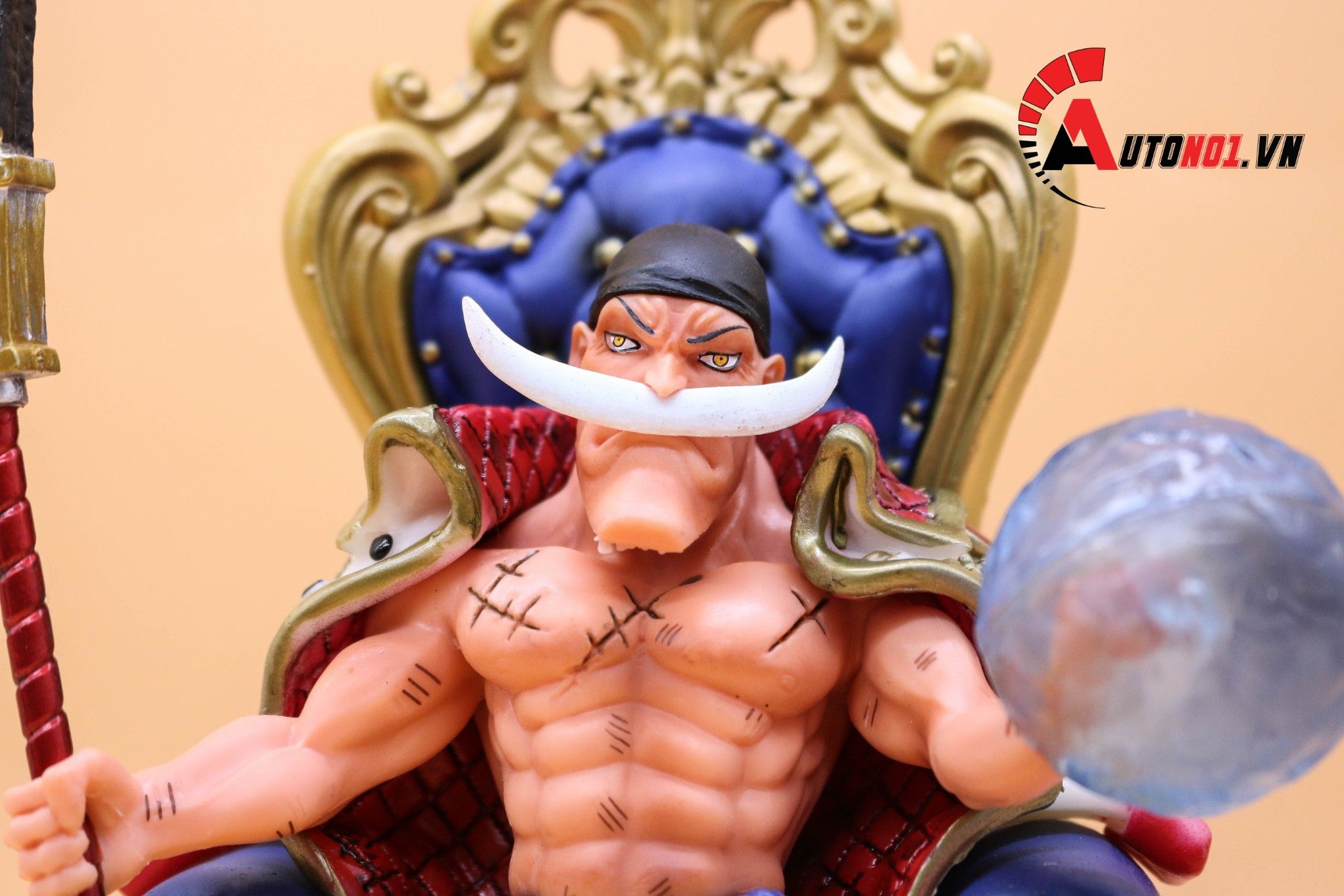  Mô hình nhân vật One Piece tứ hoàng râu trắng 24cm FG135 