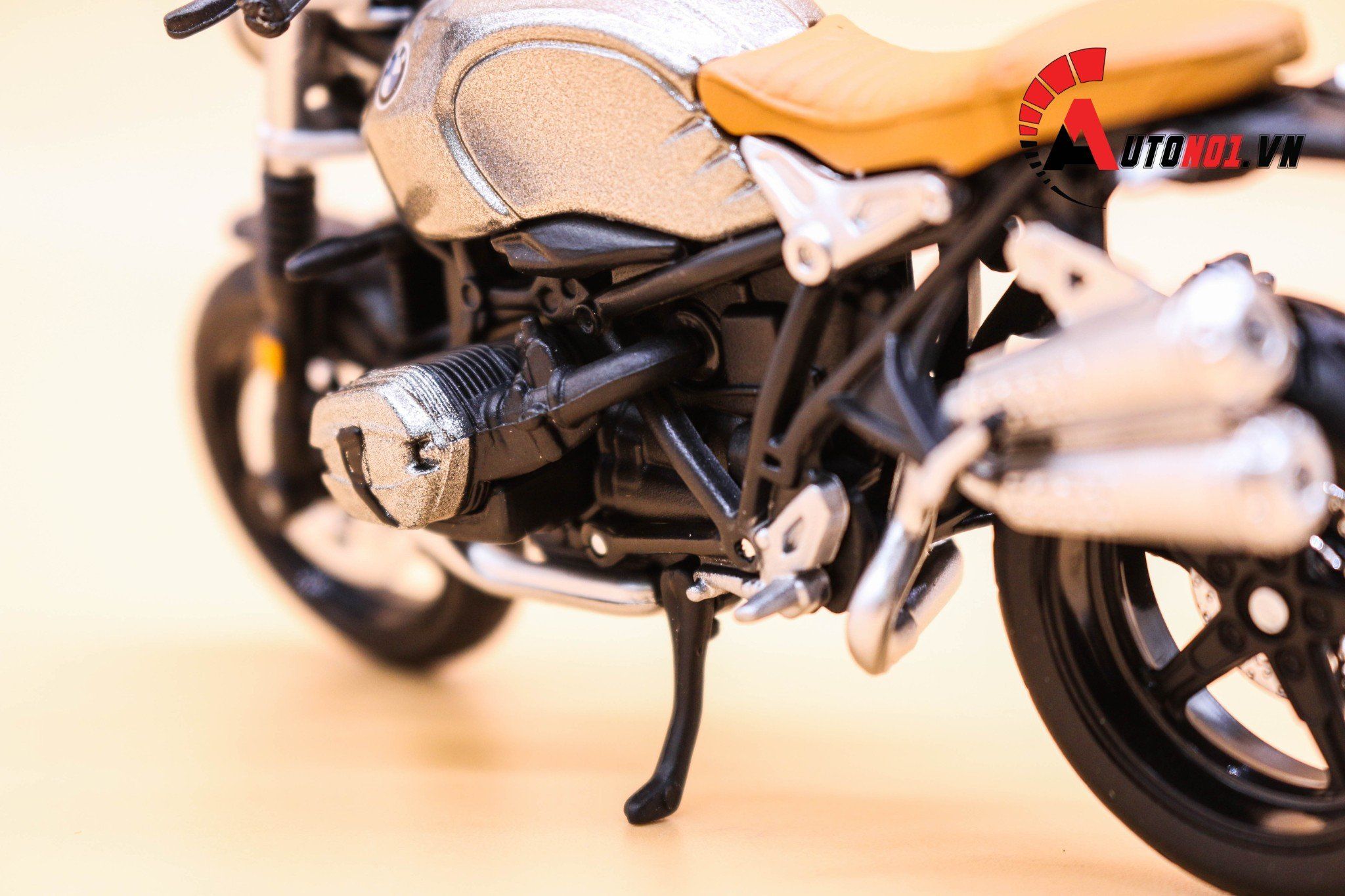  Mô hình xe Bmw r nine t scrambler 1:18 Maisto 6369 