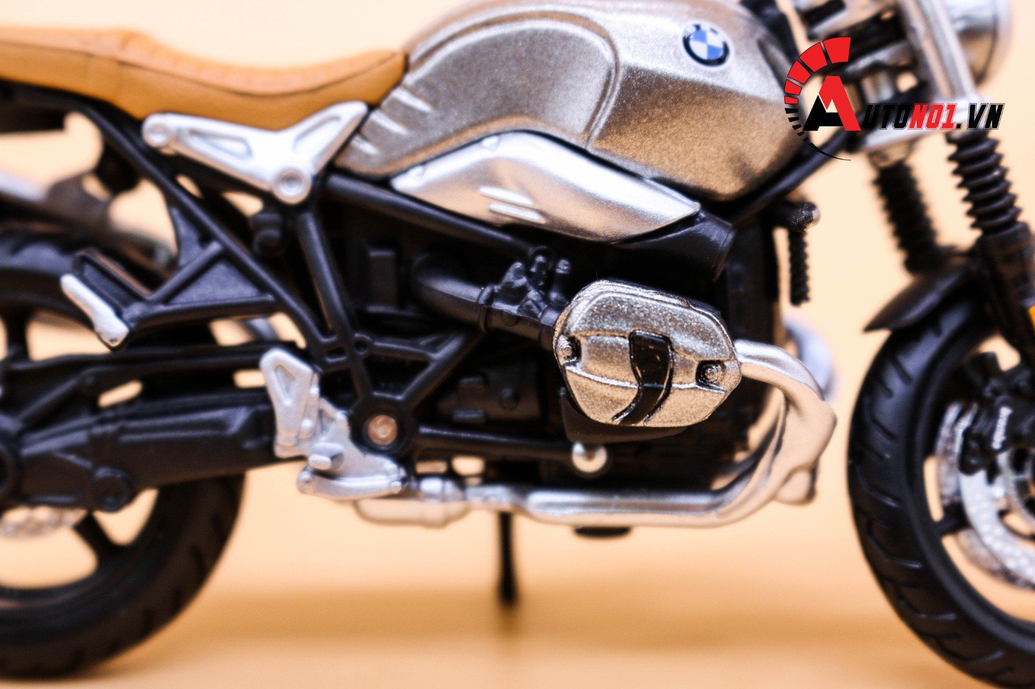  Mô hình xe Bmw r nine t scrambler 1:18 Maisto 6369 