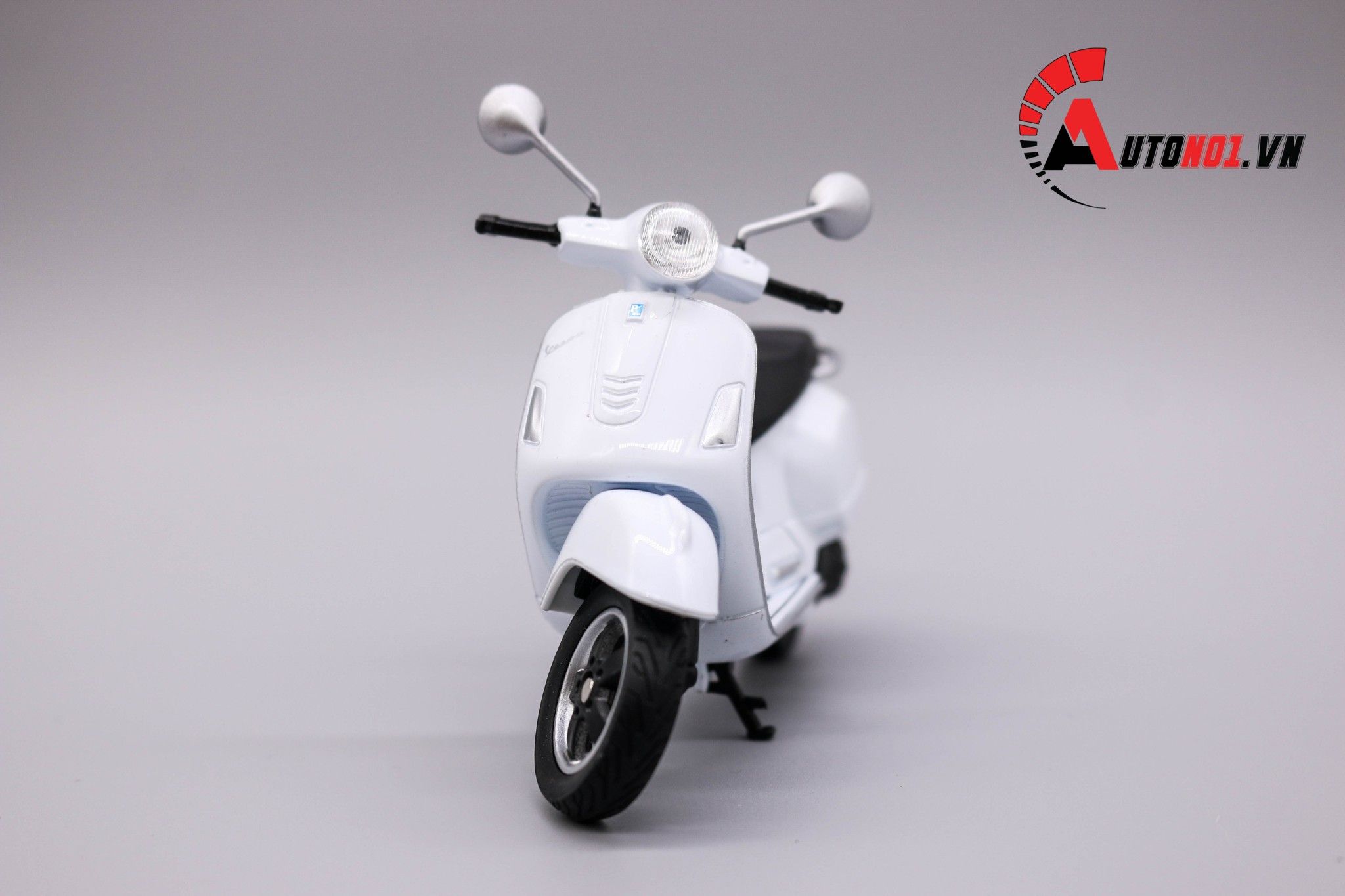  Mô hình xe Vespa gts 125cc 2017 white 1:18 Welly 7171D 