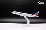  Mô hình máy bay American Airlines Boeing B777 có bánh xe 20cm MB20063 