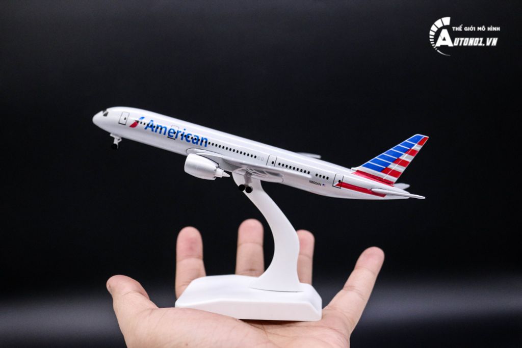 MÔ HÌNH MÁY BAY BOEING 777 AMERICAN AIRLINES 18CM 4798