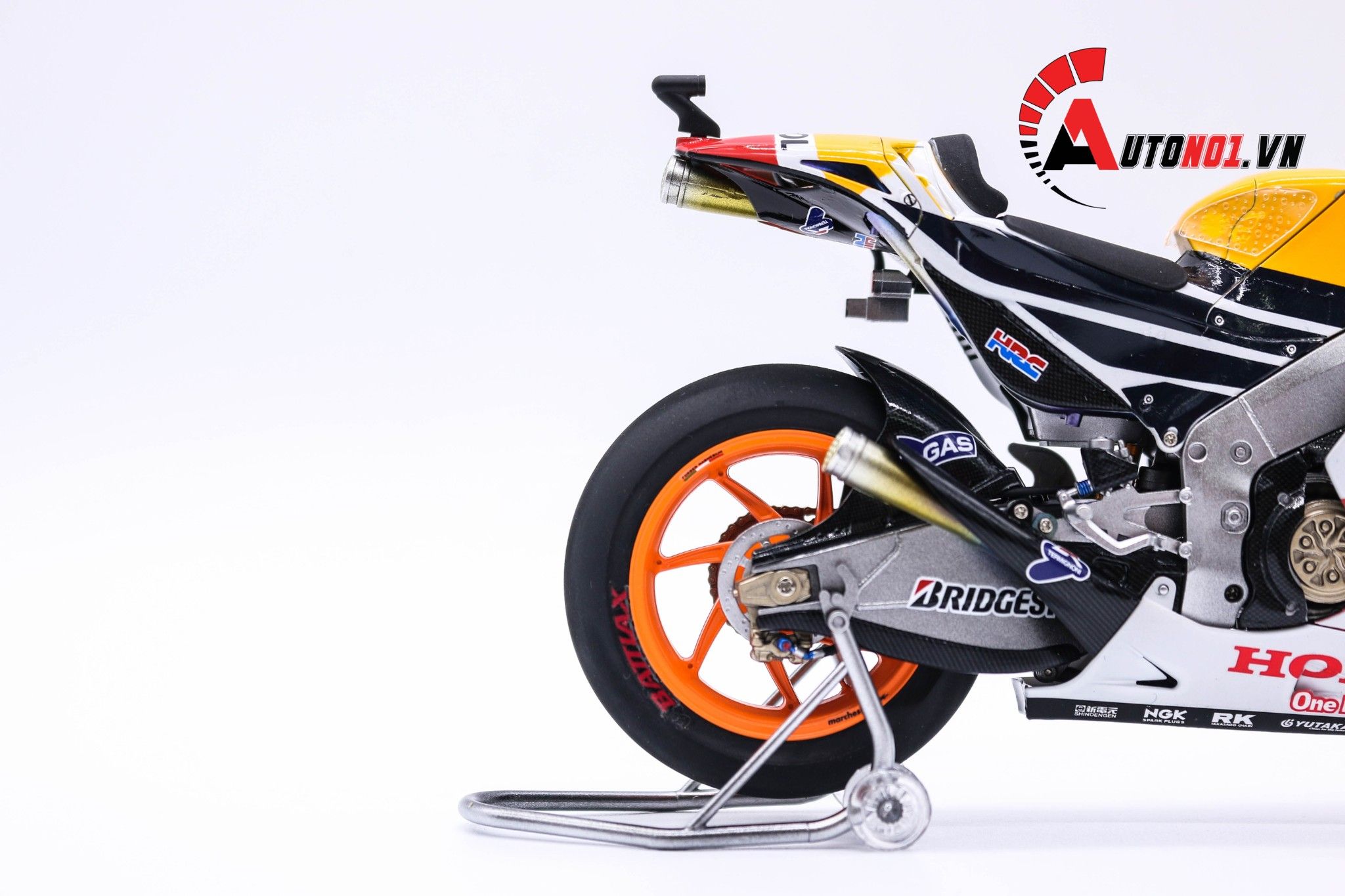  Mô hình xe Repsol Honda Rc213v 2014 Carbon 1:12 Tamiya D064 