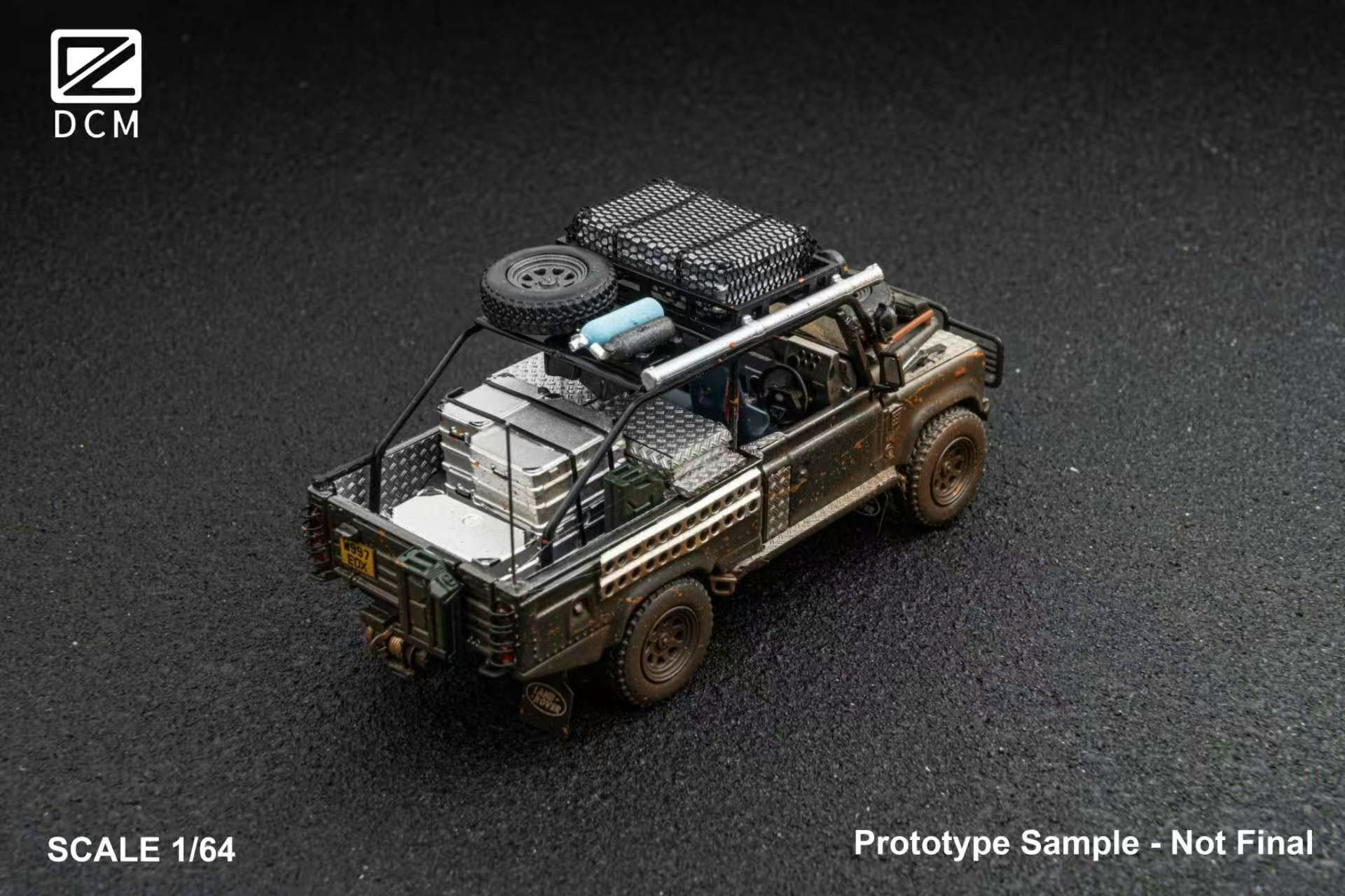  Mô hình xe Land Rover Defender Tomb Raider Angelina Jolie's limited 999pcs có phụ kiện đi kèm tỉ lệ 1:64 DCM model OT64209 