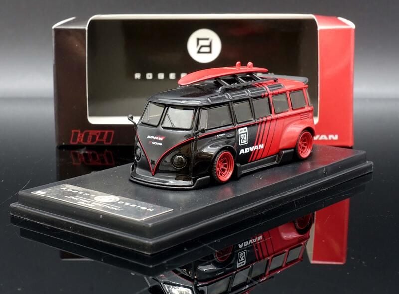 Mô hình xe Volkwagen T1 ADVAN Yokohama Red black tỉ lệ 1:64 IM models OT64063 