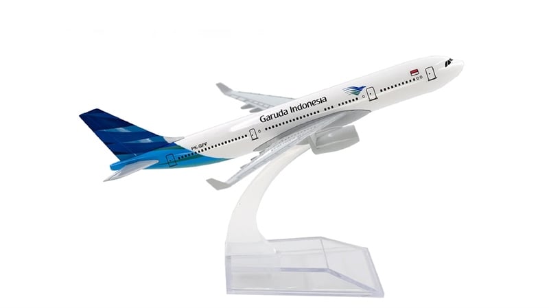  Mô hình máy bay Garuda Indonesia Airbus A330 có đế 16cm MB16205 