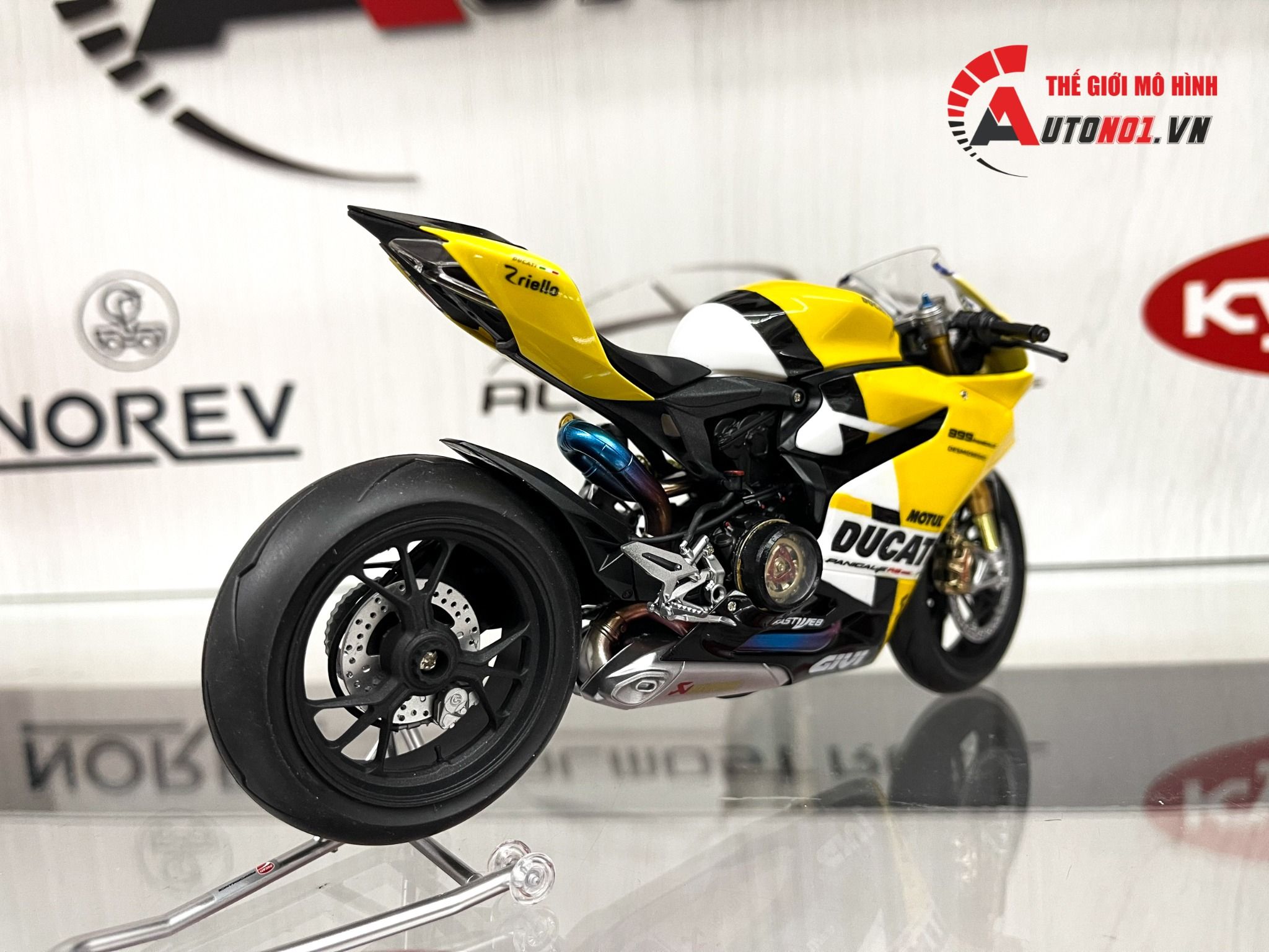  Mô hình xe cao cấp Ducati 899 Panigale Yellow Tỉ Lệ 1:12 Tamiya D127 