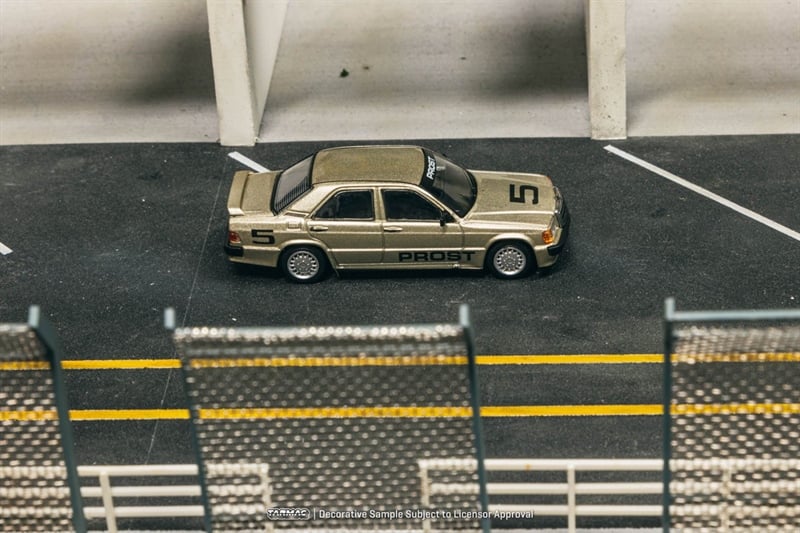  Mô hình xe Mercedes-Benz 190 E 2.3-16, Race of Champion 1984, Alain Prost tỉ lệ 1:64 Tarmac Works T64G-047-84ROC05 